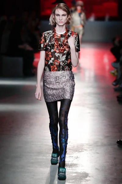 Look 38